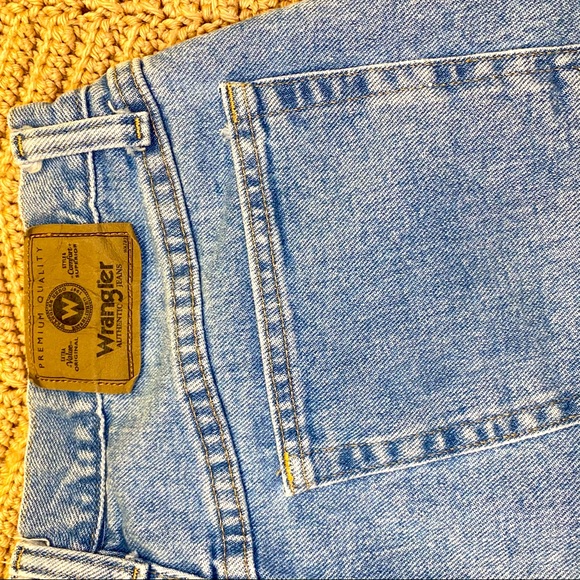 Men’s Wrangler Jean Shorts - Picture 9 of 11